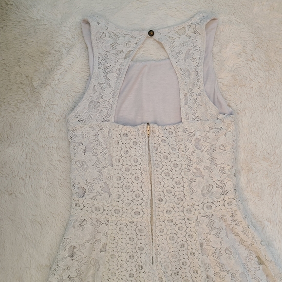 Guess Summer Dress - Picture 2 of 5